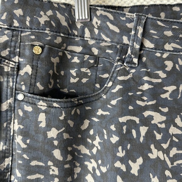 Curve Appeal Womens Jeans Midrise Skinny Abstract Leopard Print Size 20W NWT $68 - Picture 3 of 15
